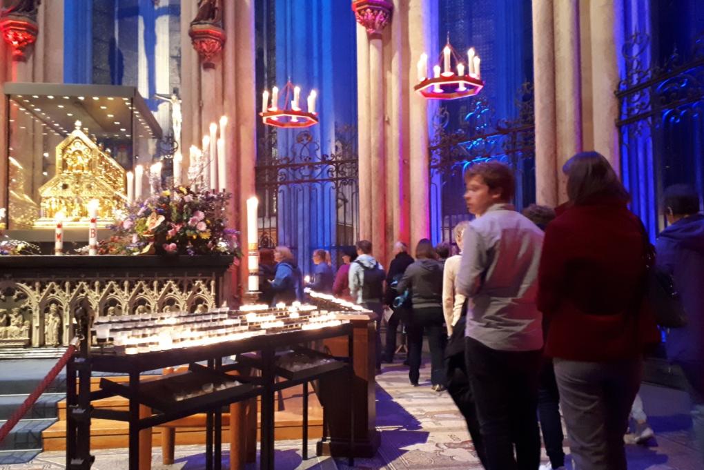 Bilder der Jugend im Dom im Rahmen der Dreikönigswallfahrt/Domwallfahrt