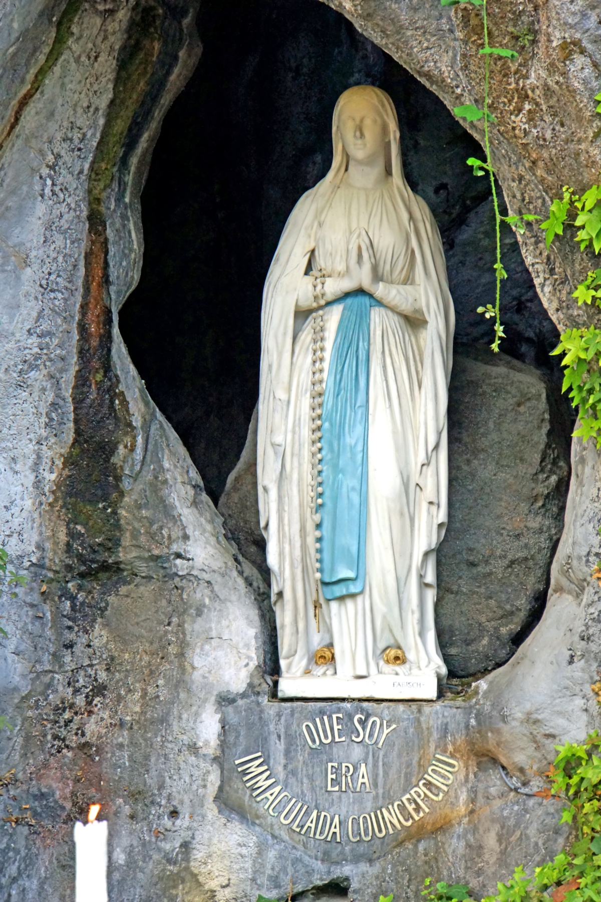 France-002076_-_Our_Lady_of_Lourdes_(15771785681)